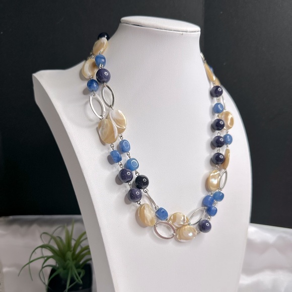 Vintage Talbots Mother Of Pearl And Small Stone Silver Tone Necklace - Picture 4 of 8